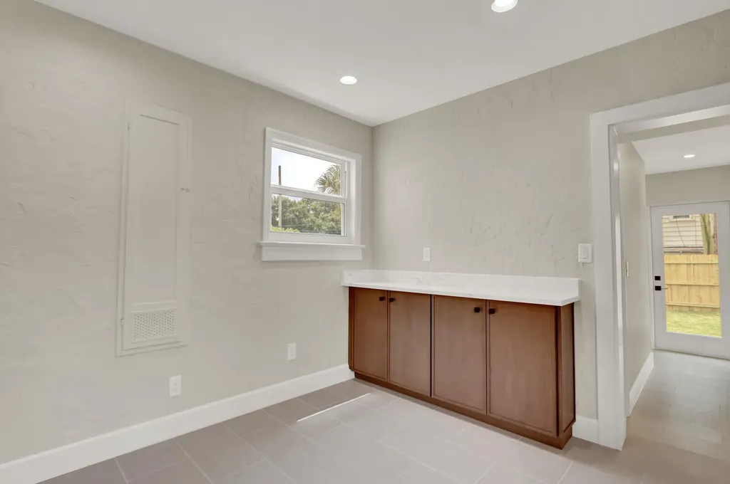 842 Selkirk Street West Palm Beach FL 33405