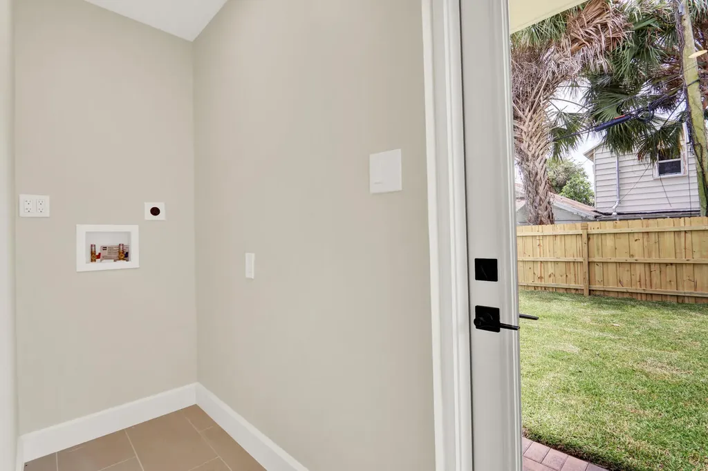 842 Selkirk Street West Palm Beach FL 33405