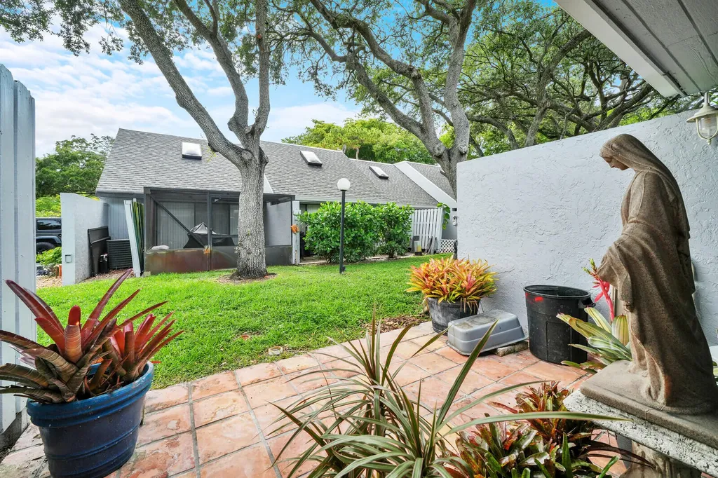 25 Deer Creek Road Deerfield Beach FL 33442