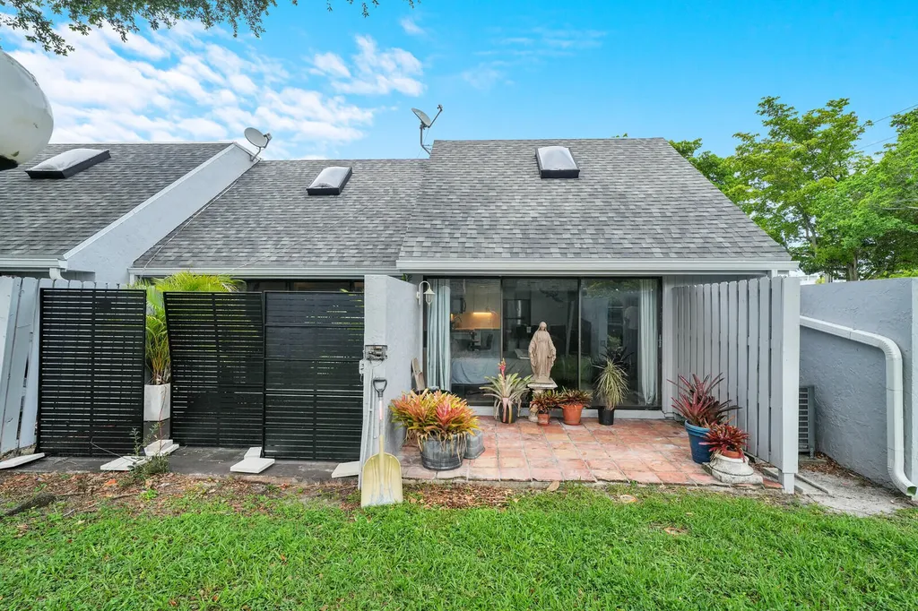25 Deer Creek Road Deerfield Beach FL 33442