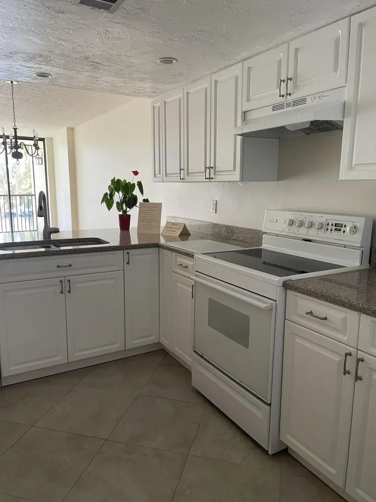 14 Royal Palm Way Boca Raton FL 33432