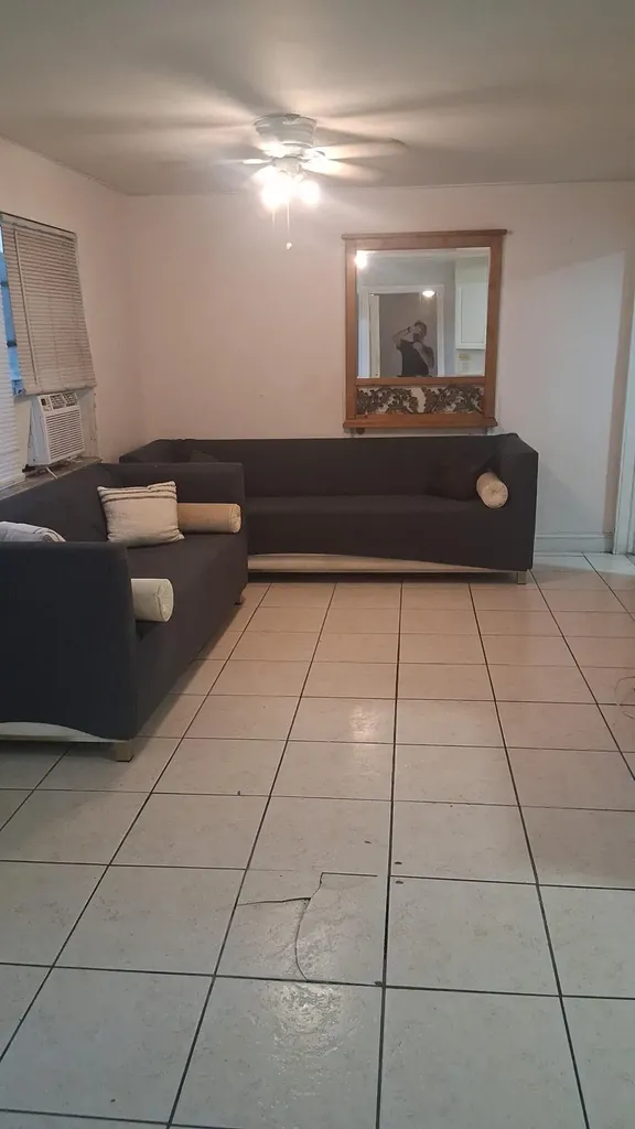 898 NE 39th Street Oakland Park FL 33334
