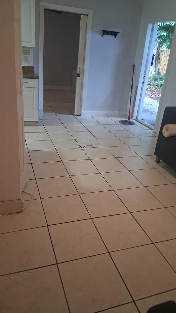 898 NE 39th Street Oakland Park FL 33334