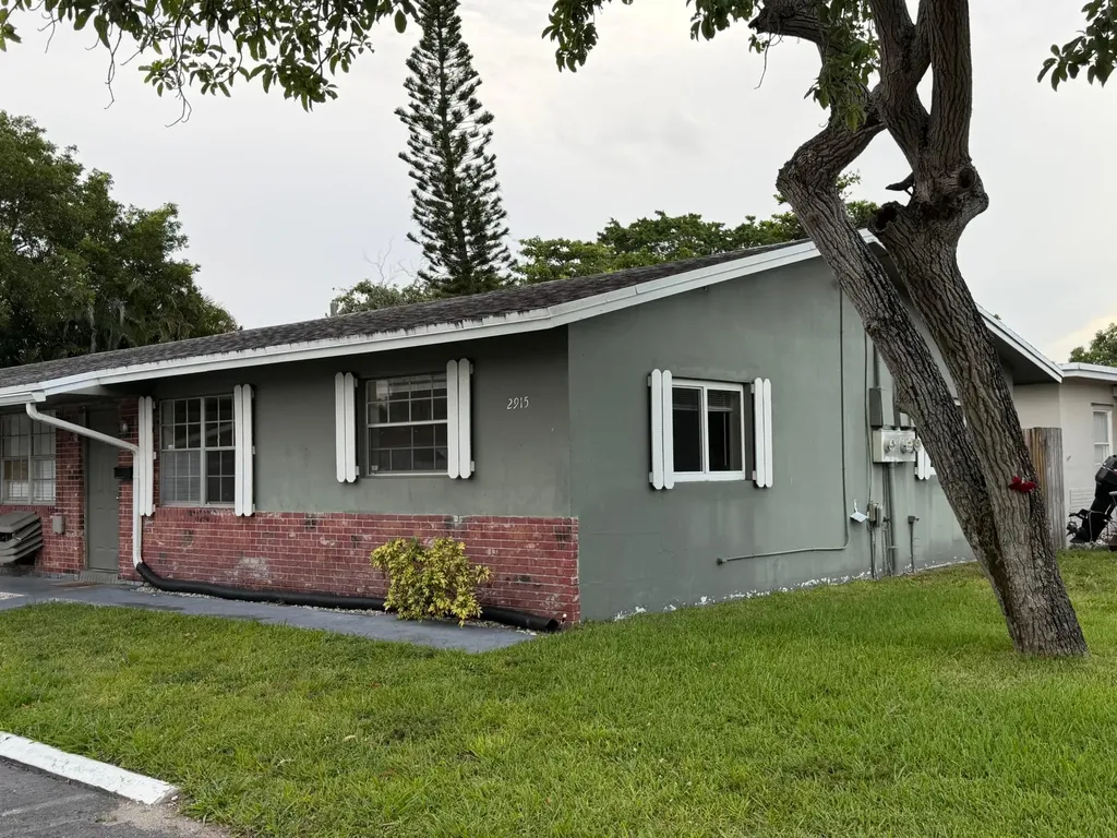 2915 SW 17th Street Fort Lauderdale FL 33312