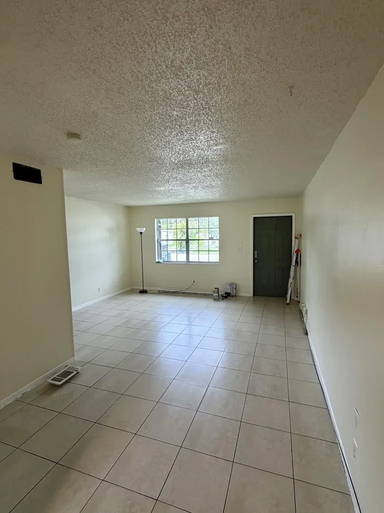 2915 SW 17th Street Fort Lauderdale FL 33312