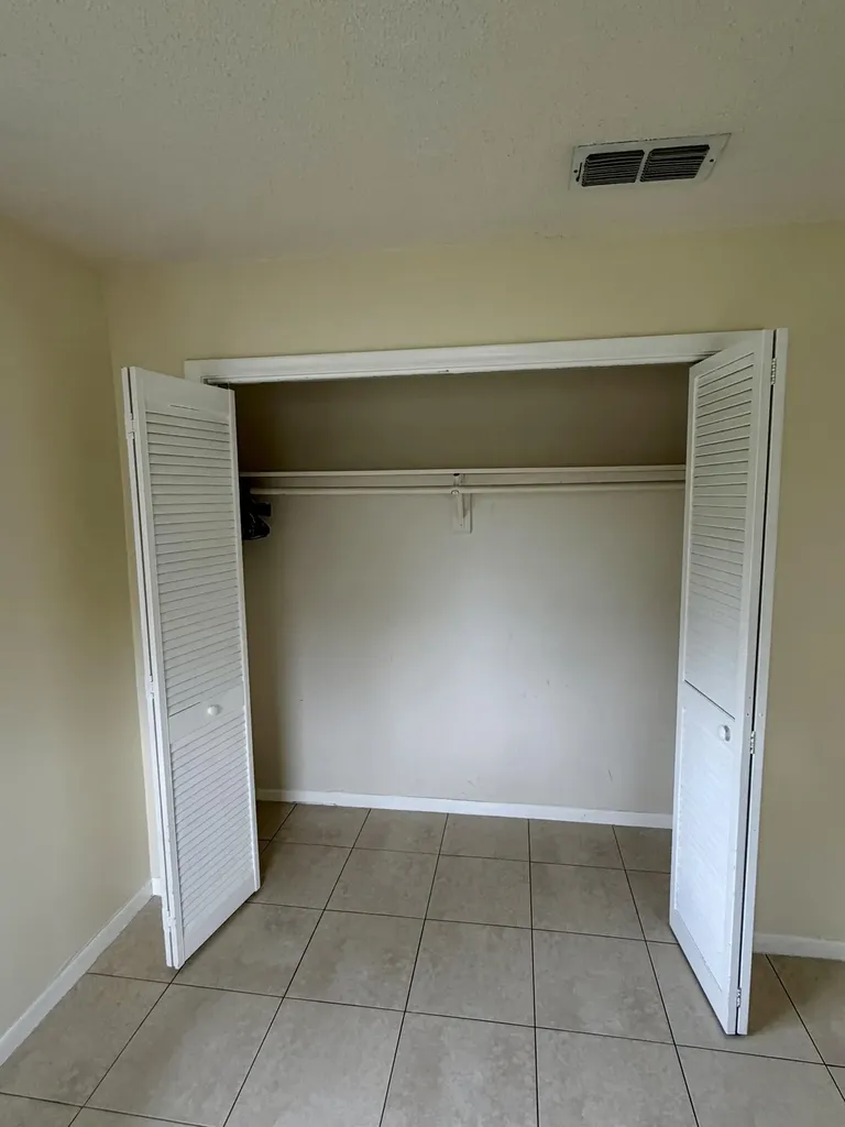 2915 SW 17th Street Fort Lauderdale FL 33312