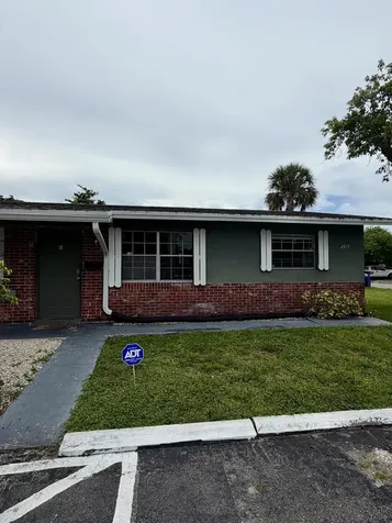 2915 SW 17th Street Fort Lauderdale FL 33312