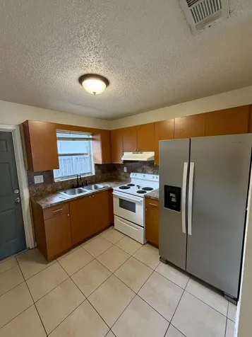 2915 SW 17th Street Fort Lauderdale FL 33312