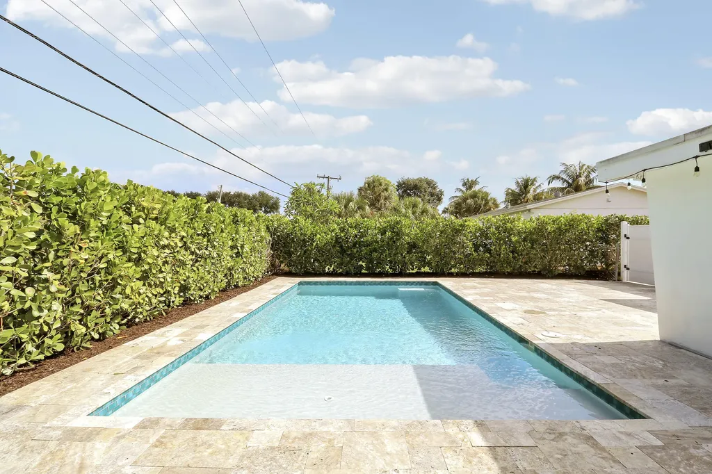 816 Juniper Drive North Palm Beach FL 33408