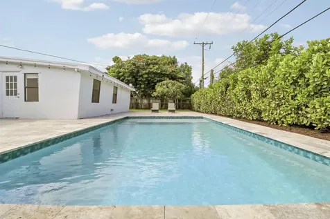816 Juniper Drive North Palm Beach FL 33408