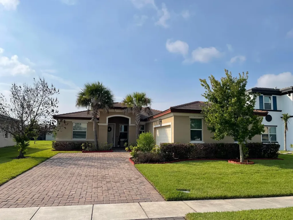 7413 NW Greenspring Street Port St Lucie FL 34987