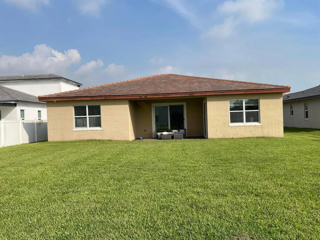 7413 NW Greenspring Street Port St Lucie FL 34987