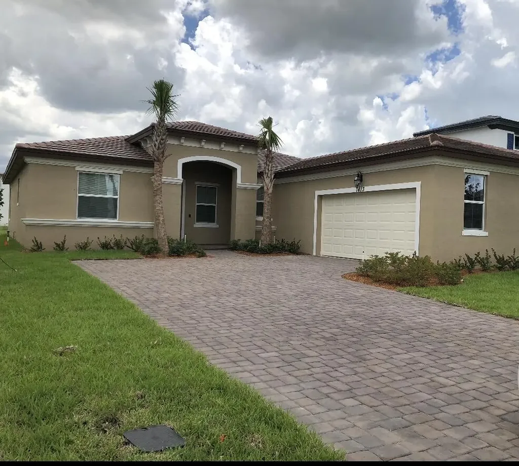 7413 NW Greenspring Street Port St Lucie FL 34987