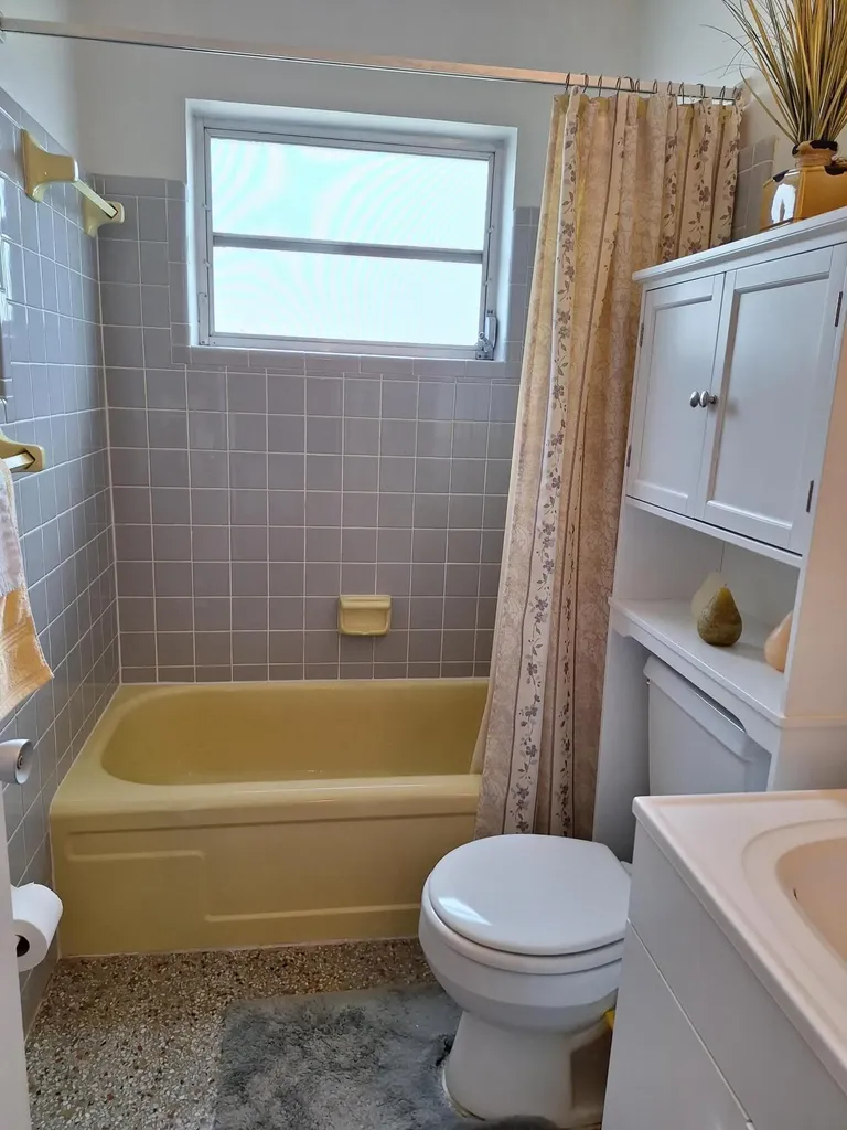 4972 Royal Court S West Palm Beach FL 33415
