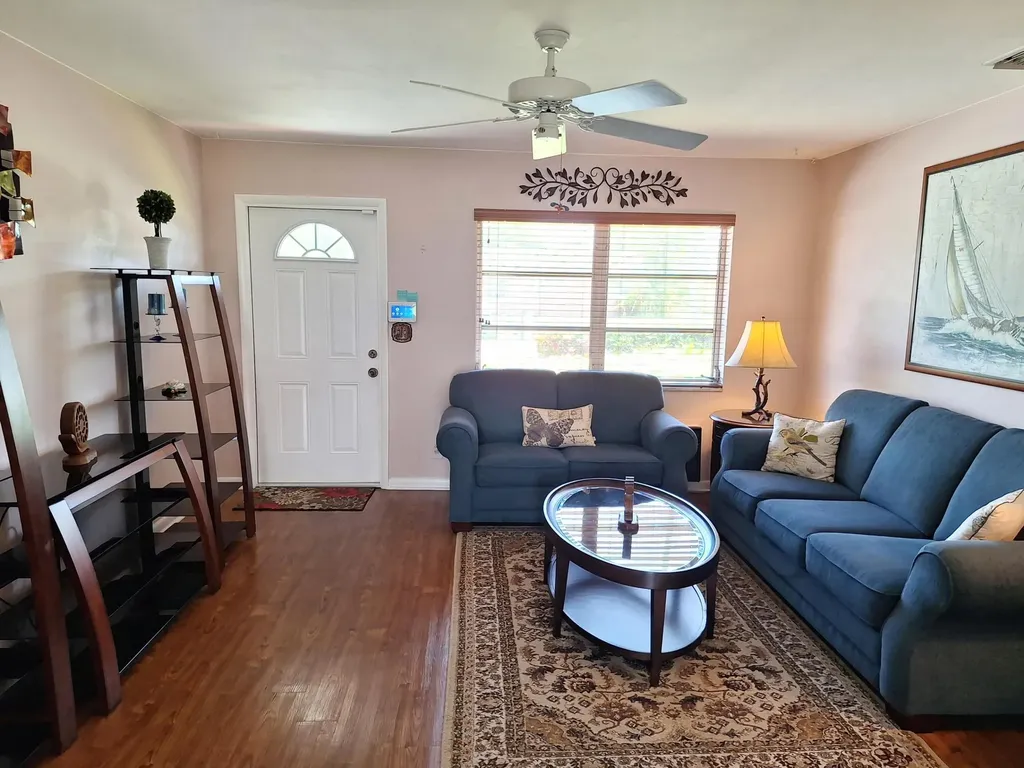 4972 Royal Court S West Palm Beach FL 33415