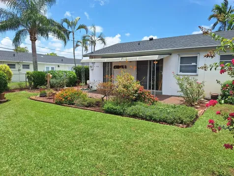 4972 Royal Court S West Palm Beach FL 33415