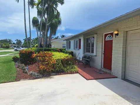 4972 Royal Court S West Palm Beach FL 33415
