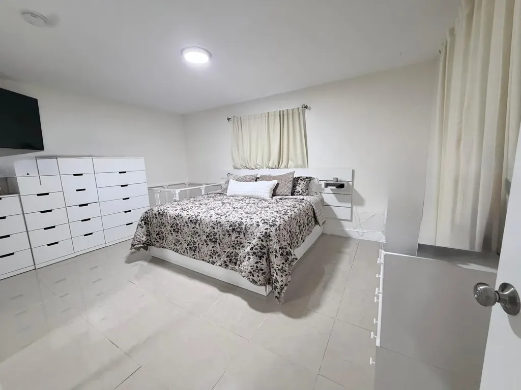 2000 SW 95th Terrace Miramar FL 33025