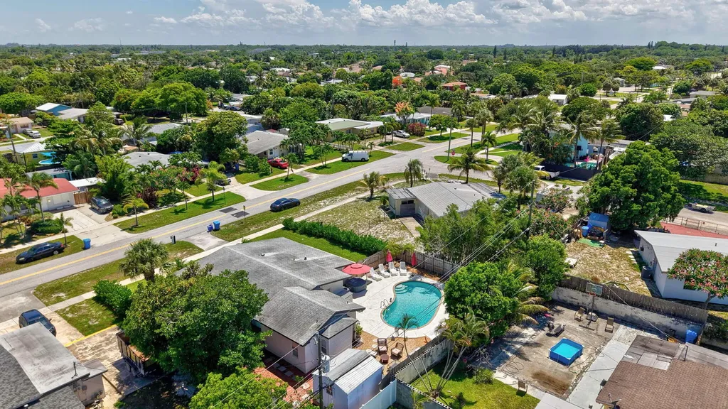 917 W Drew Street Lantana FL 33462