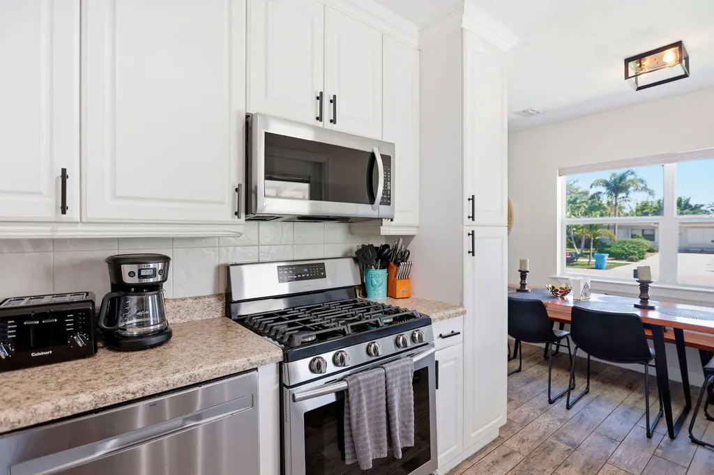 917 W Drew Street Lantana FL 33462