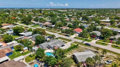 917 W Drew Street Lantana FL 33462