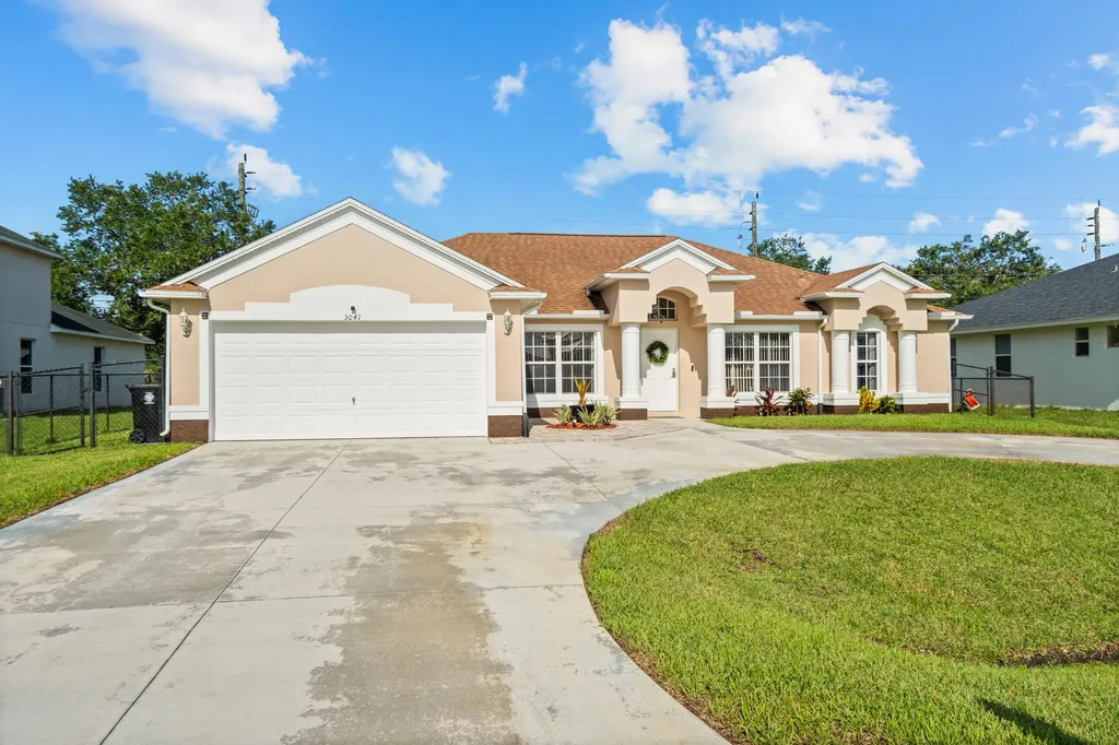 3041 SE Wake Road Port St Lucie FL 34984