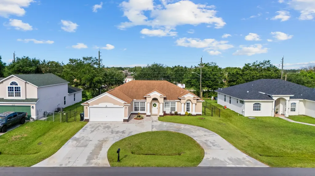 3041 SE Wake Road Port St Lucie FL 34984