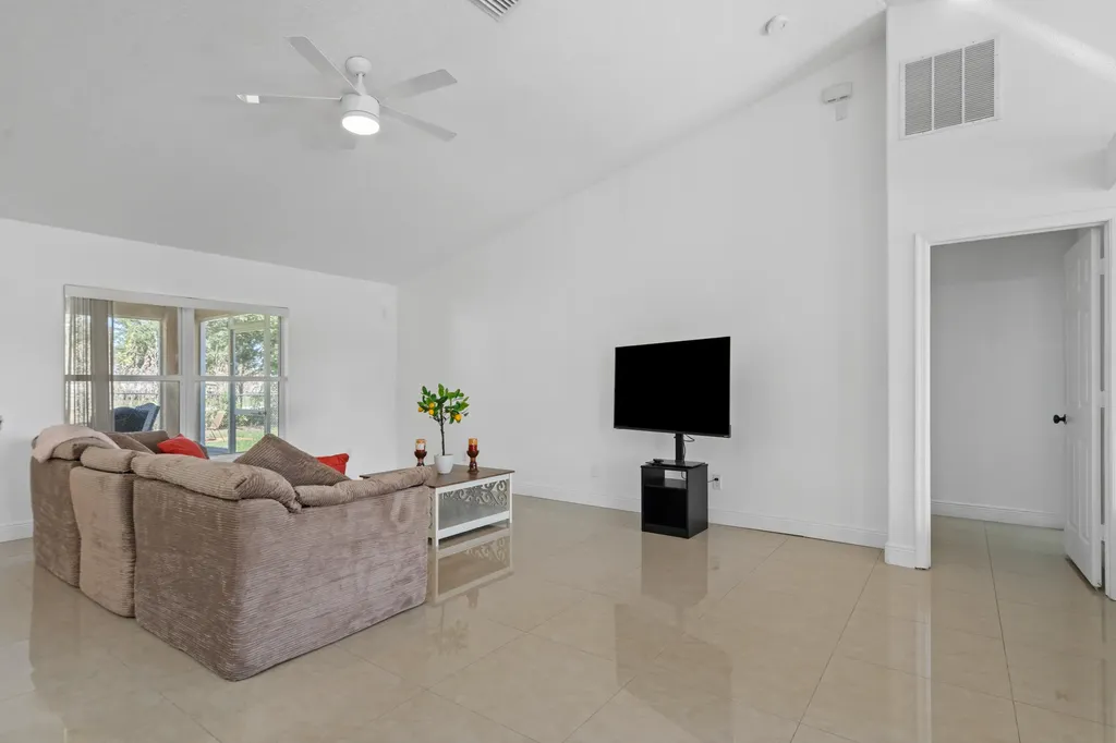 3041 SE Wake Road Port St Lucie FL 34984
