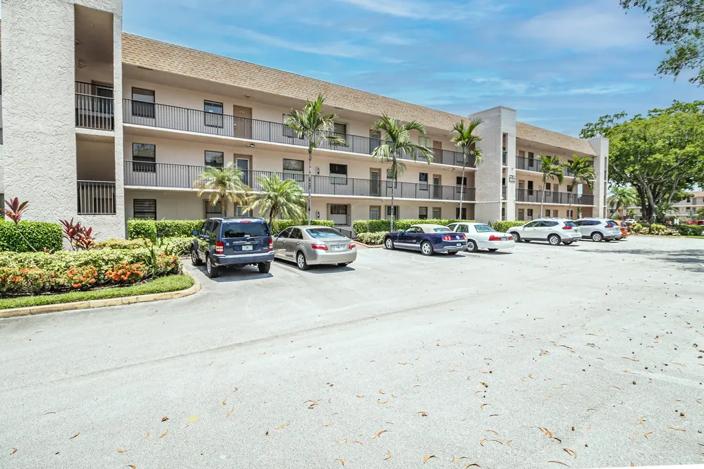 10331 Sunrise Lakes Boulevard Sunrise FL 33322