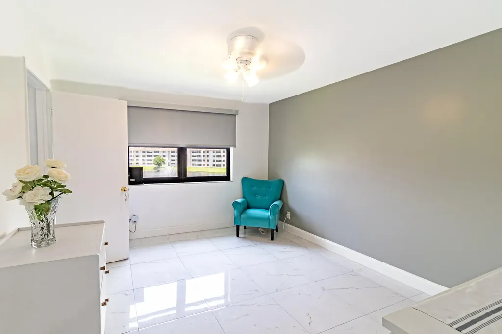 10331 Sunrise Lakes Boulevard Sunrise FL 33322