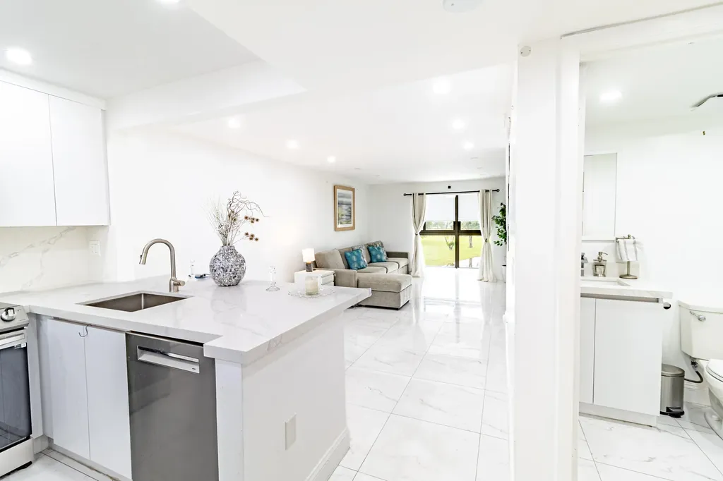 10331 Sunrise Lakes Boulevard Sunrise FL 33322