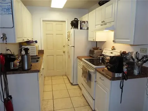 898 NE 39th Street Oakland Park FL 33334