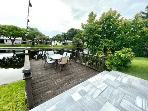 625 W Tropical Way Plantation FL 33317