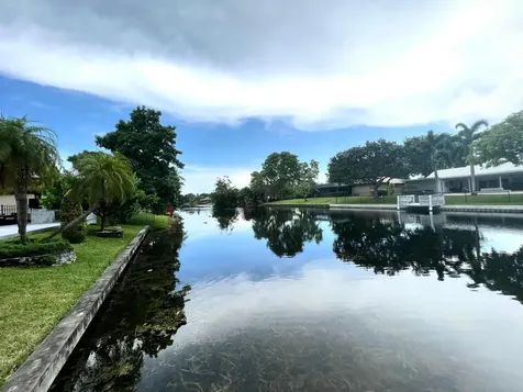 625 W Tropical Way Plantation FL 33317