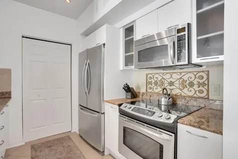 625 Casa Loma Boulevard Boynton Beach FL 33435
