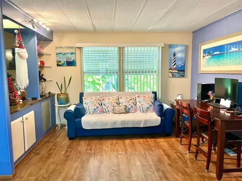8011 SE Homestead Avenue Hobe Sound FL 33455
