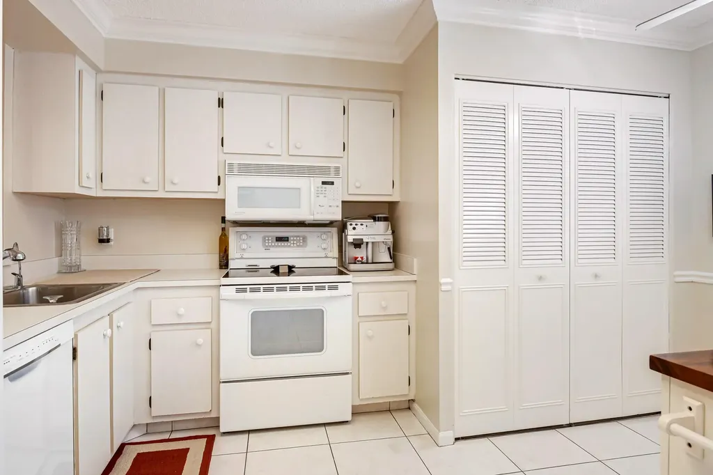 6650 S Oriole Boulevard Delray Beach FL 33446