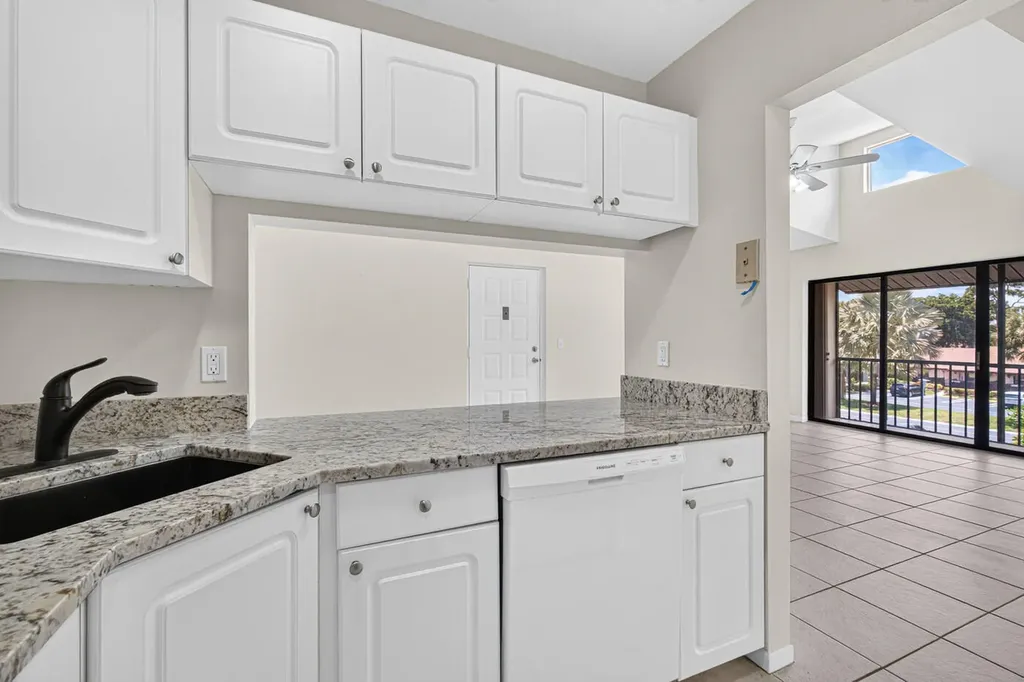 627 Sea Pine Way Greenacres FL 33415