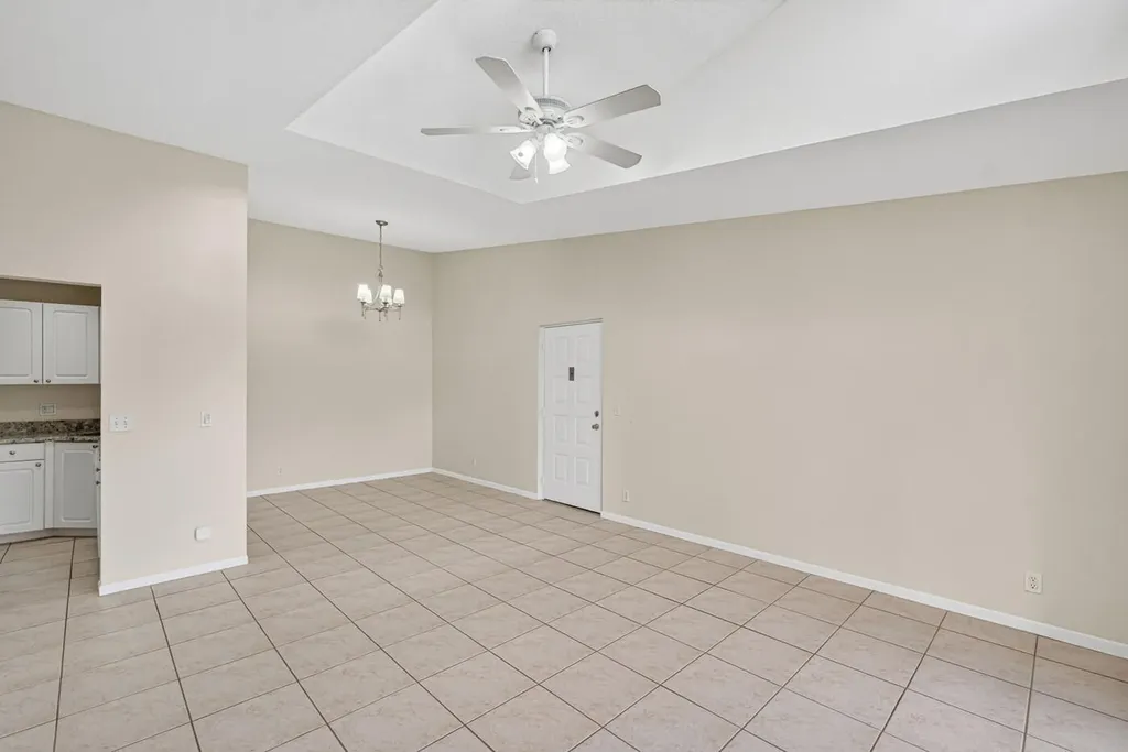 627 Sea Pine Way Greenacres FL 33415