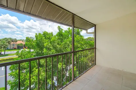 627 Sea Pine Way Greenacres FL 33415