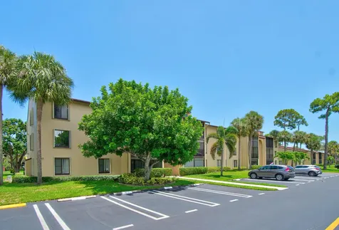 627 Sea Pine Way Greenacres FL 33415