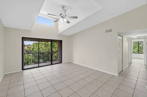 627 Sea Pine Way Greenacres FL 33415