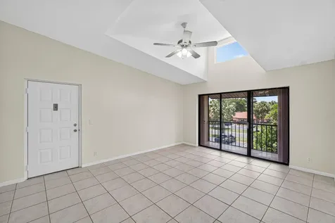 627 Sea Pine Way Greenacres FL 33415