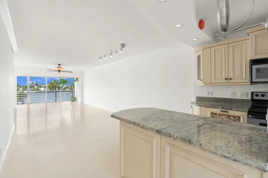 951 Spanish Circle Delray Beach FL 33483