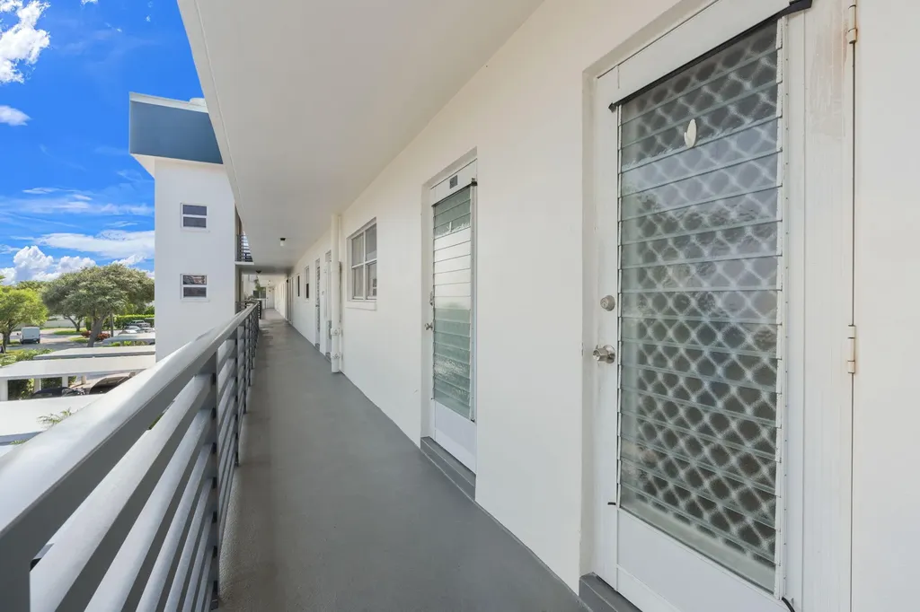 951 Spanish Circle Delray Beach FL 33483