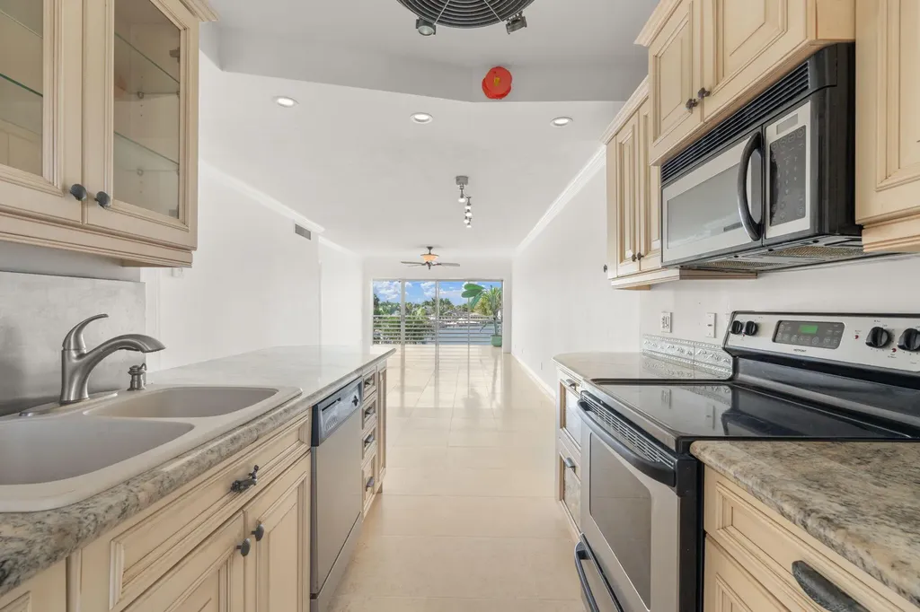 951 Spanish Circle Delray Beach FL 33483