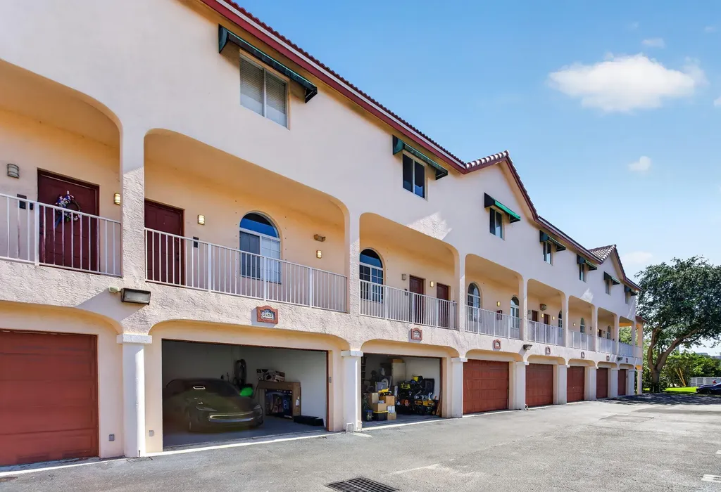 2457 NE 14th Street Pompano Beach FL 33062