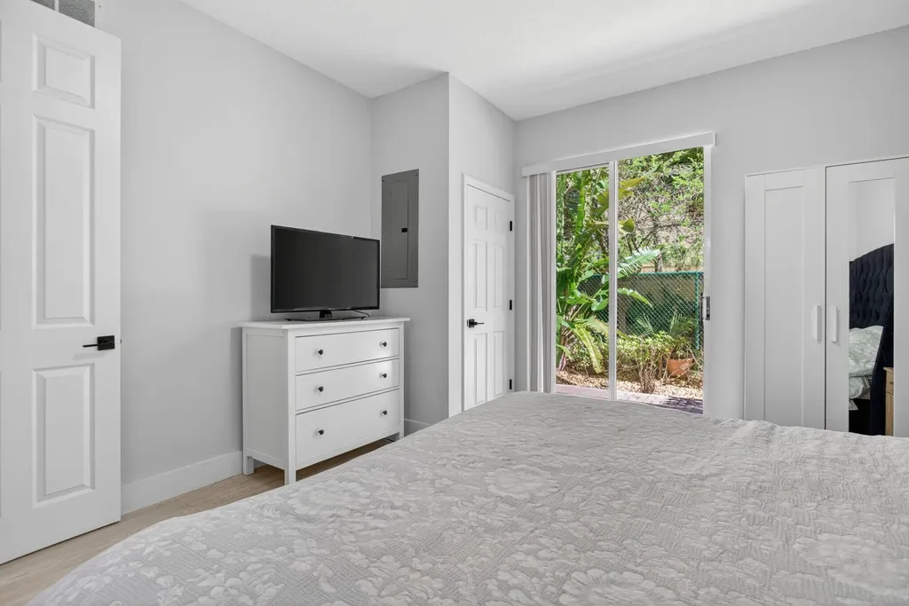 2457 NE 14th Street Pompano Beach FL 33062