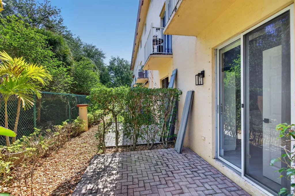 2457 NE 14th Street Pompano Beach FL 33062
