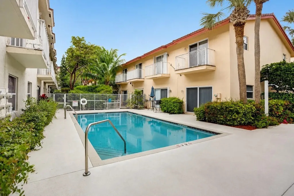 2457 NE 14th Street Pompano Beach FL 33062